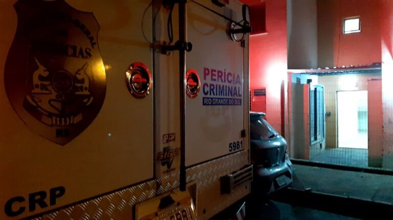 ESPOSA VIU CRIME: Homem é morto com diversos tiros