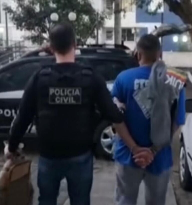 Criminoso acusado de matar homem em bar é preso dentro de condomínio em Canoas