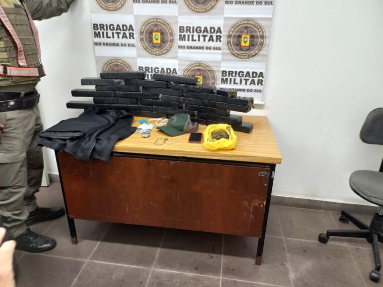 Após acidente, traficante é preso com quase 20 quilos de maconha na ERS-118, em Sapucaia do Sul 
