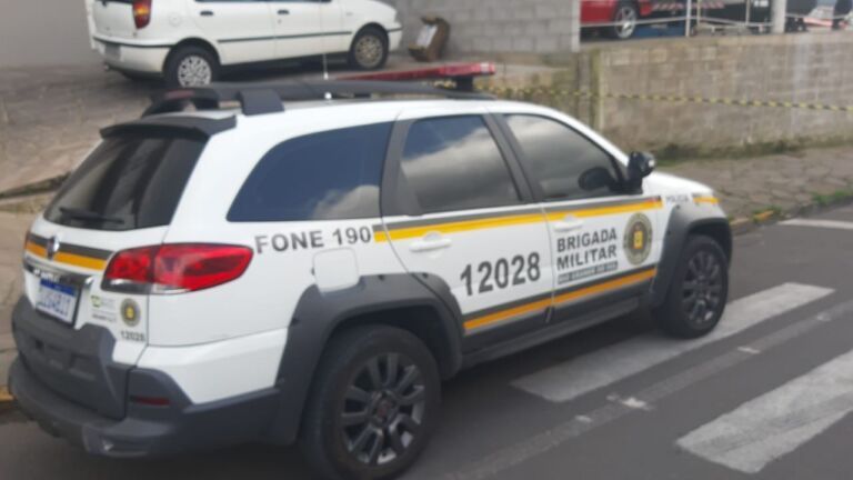 Dois homens são mortos com golpes de machado na cabeça