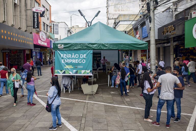 Feirão em Canoas vai ter 800 vagas de emprego; Salários chegam a R$ 2,7 mil