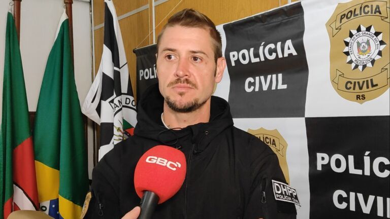 Delegado detalha investigação e prisão dos dois jovens acusados de espancar homem até a morte em Canoas