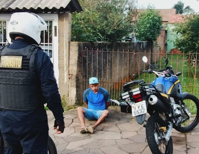 Um dia após sair da cadeia, ladrão é pego pelos Agentes de Trânsito após invadir residência em Canoas