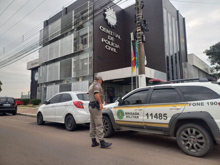 Homem que estava com tornozeleira eletrônica por violência doméstica é preso em Canoas
