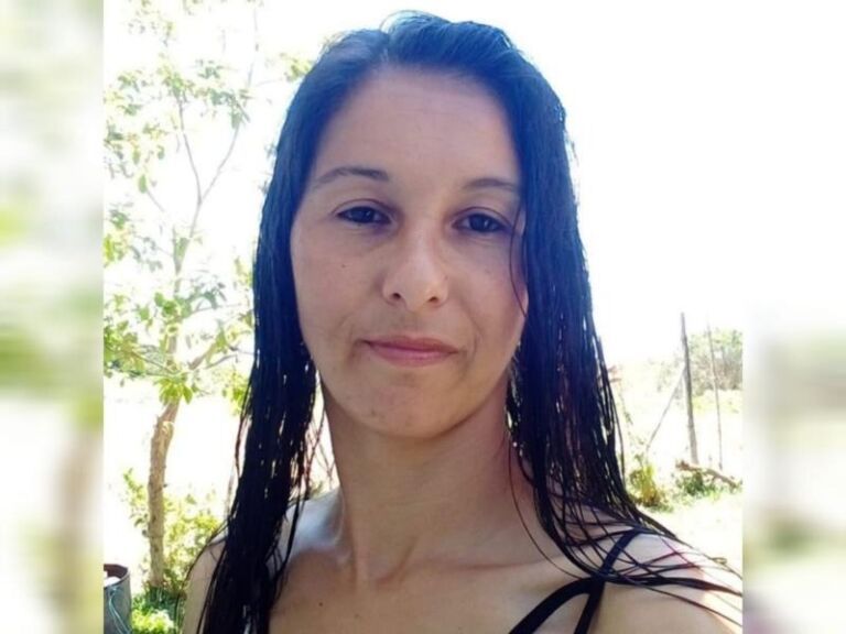 Mulher é morta dentro de casa com tiros na cabeça