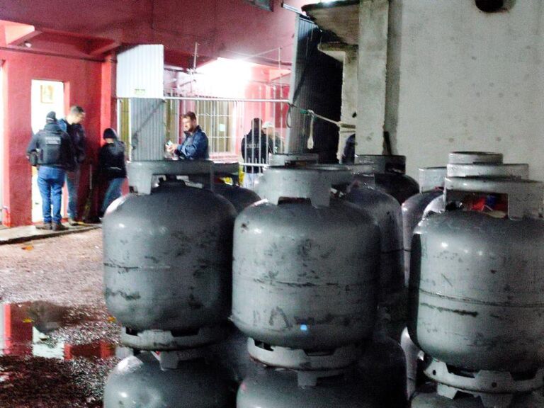 Facção que vende gás e ameaça comerciantes é alvo de operação da polícia