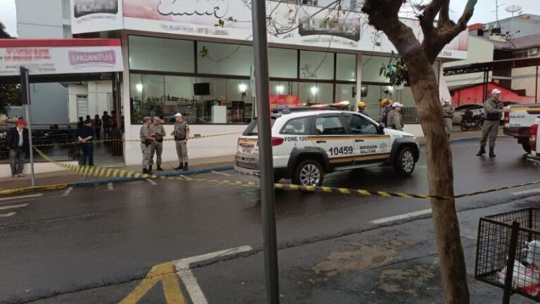 Criminoso invade lancheria e mata homem a tiros