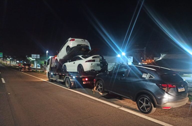 Três jovens são multados em quase R$ 3 mil após serem flagrados fazendo racha em Canoas