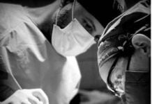 Cirurgia plástica em alta: Pesquisa revela tendências e impactos no Brasil
