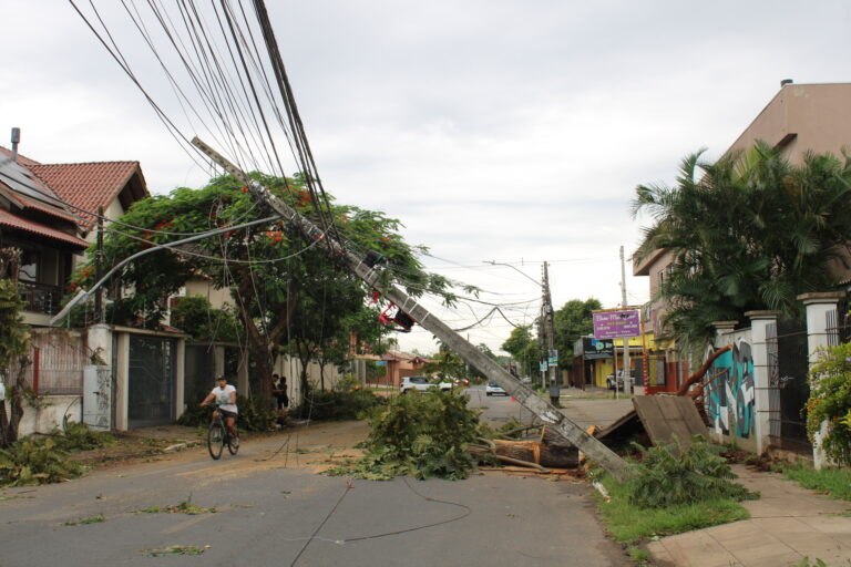 CANOAS: Que horas voltam a água e a luz? Saiba o que diz RGE e Corsan