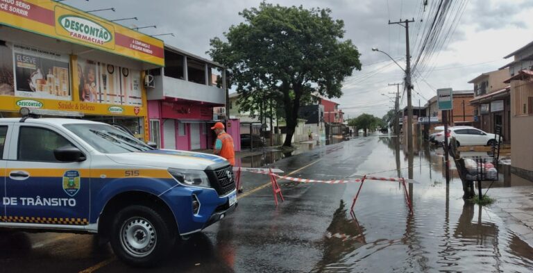 CANOAS: Chuva forte causa pontos de alagamentos; Saiba onde
