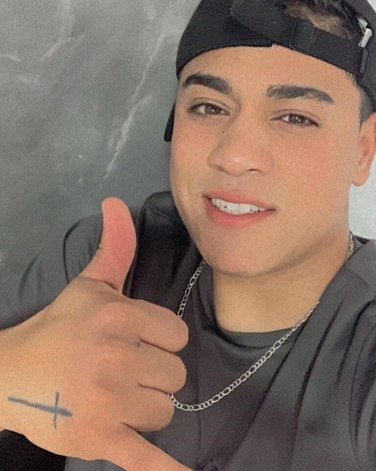 ACIDENTE NO TRÂNSITO: Jovem morre após colisão entre motocicleta e caminhonete