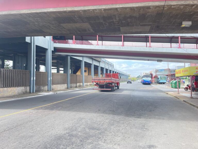 CANOAS: Homem morre após cair de passarela