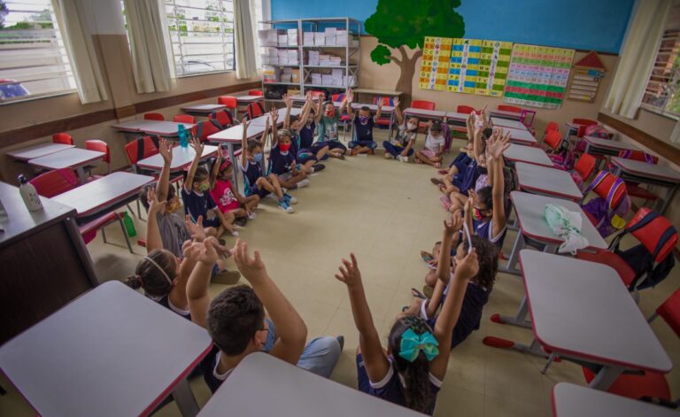 CANOAS: Férias para alunos da rede municipal já tem data para terminar; Saiba como fazer transferências e matrículas de alunos