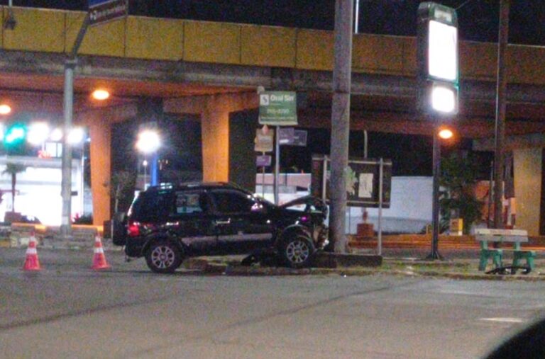 CANOAS: Motorista é preso após fugir de blitz e causar acidente 