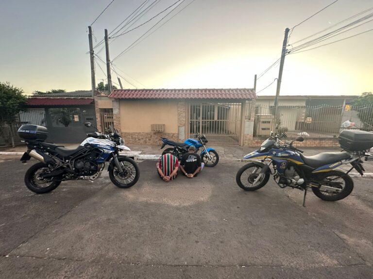 CANOAS: Após denúncias de ruído excessivo, dupla é presa com motocicleta em ocorrência de furto e roubo