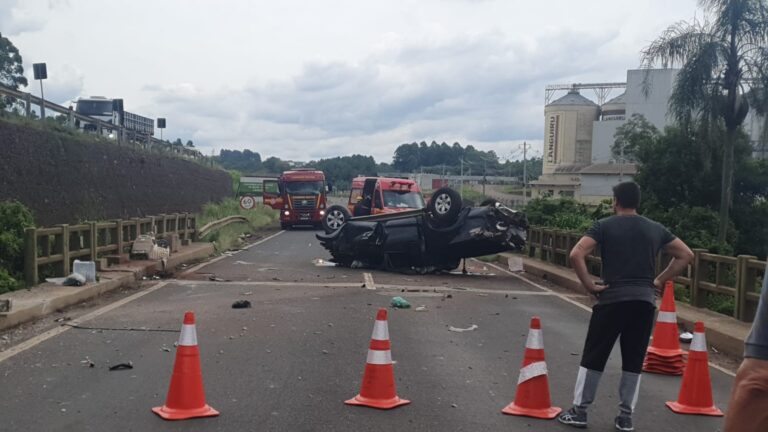 BR-386: Motorista morre após carro capotar