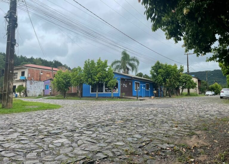 POLÍCIA: Jovem é morto a tiros em comércio de bebidas