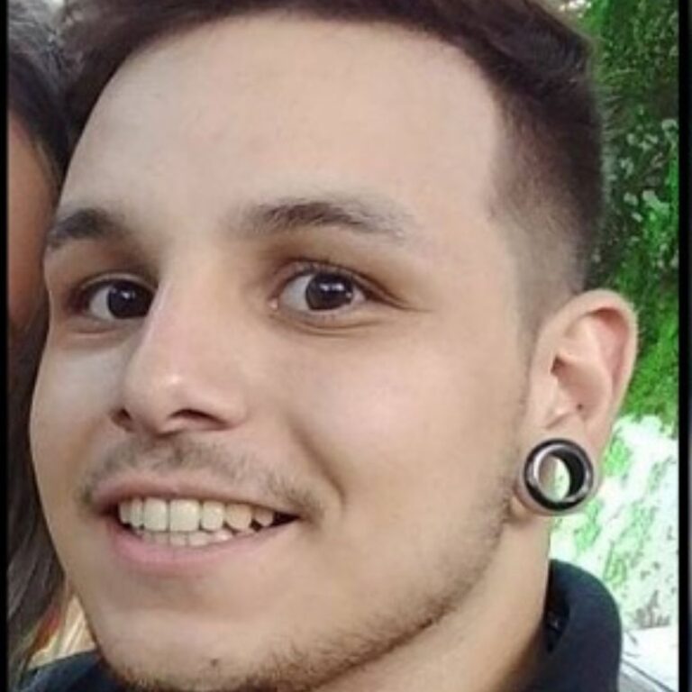 ACIDENTE DE TRÂNSITO: Motociclista morre após grave acidente com carro