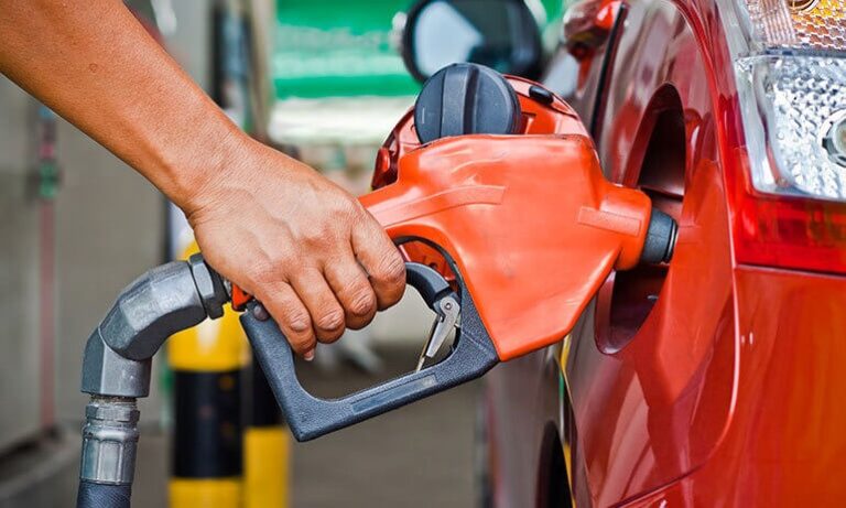 Gasolina poderá passar dos R$ 6 em Canoas; Entenda o motivo