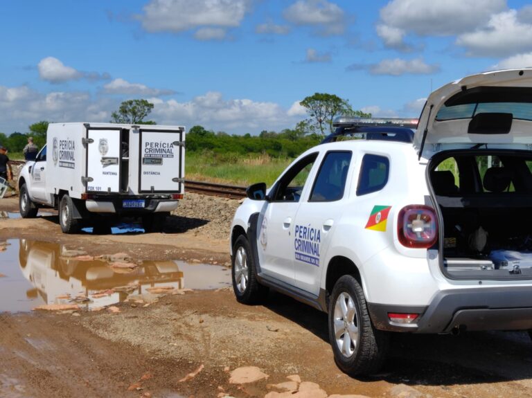 CANOAS: Corpo carbonizado dentro de carro é de homem