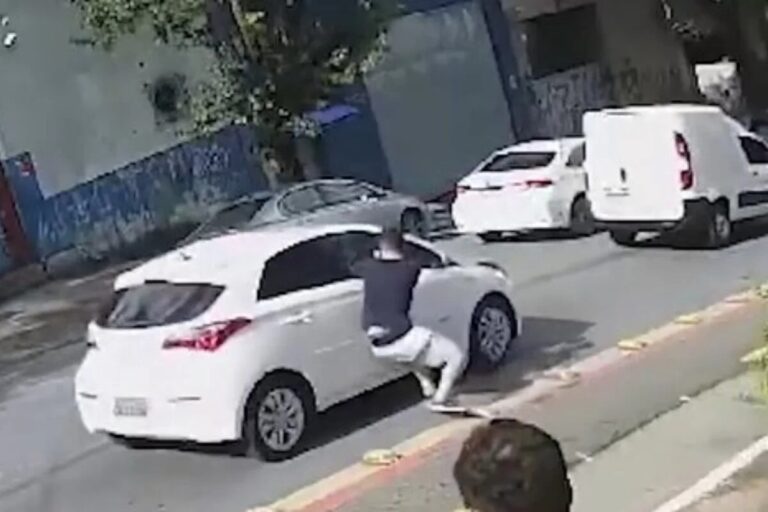 GANGUE DO COTOVELO: Criminoso quebra vidro de carro e rouba Iphone