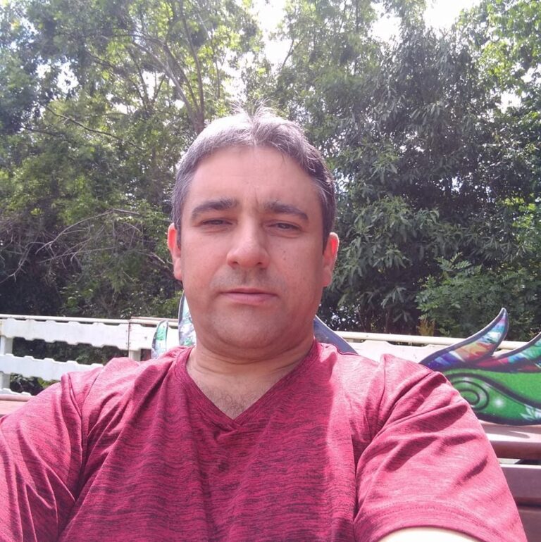 ACIDENTE DE TRÂNSITO: Motorista morre após colisão entre três carros e uma carreta