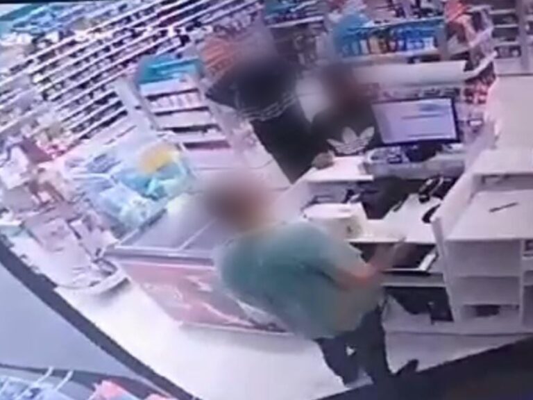 POLÍCIA: Com faca, criminosos assaltam farmácia