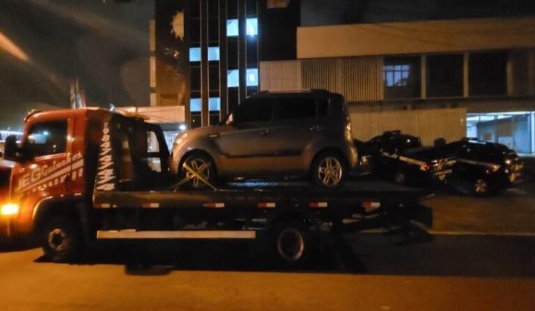 CANOAS: Criminoso com antecedentes por tráfico é preso andando com carro roubado