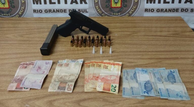CANOAS: Homem é preso andando com pistola 9mm