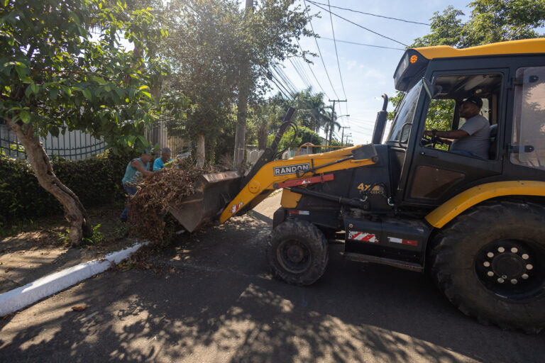 CANOAS: mutirão de limpeza retira 10 mil toneladas de lixo das ruas