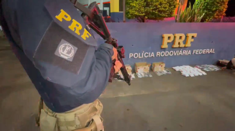 POLÍCIA: Homem que transportava carga criminosa de 220 celulares é preso