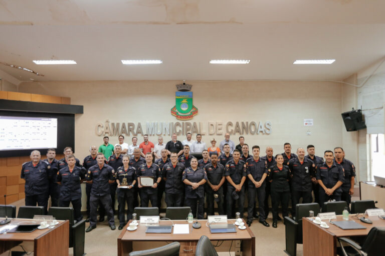 CANOAS: Bombeiros são homenageados na Câmara de Vereadores