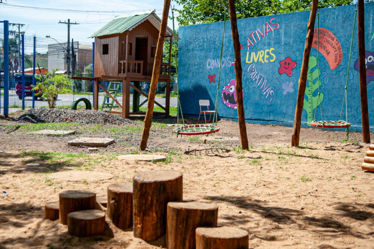 CANOAS: Pátio naturalizado na EMEI Tia Maria Lúcia promove diversão e contato com a natureza