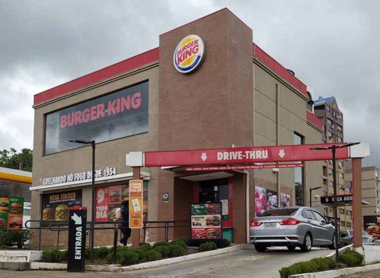 CANOAS: Burger King vai dar lanche de graça para calvos; Entenda a ação