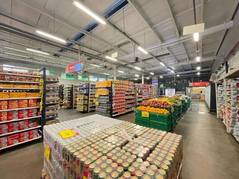 CANOAS: Supermercado vende leite por menos de R$ 3