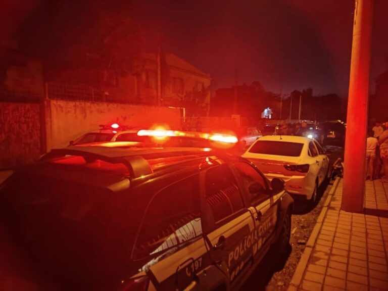 POLÍCIA: Jovem de 20 anos é morto a tiros; Ele foi encontrado pelo pai
