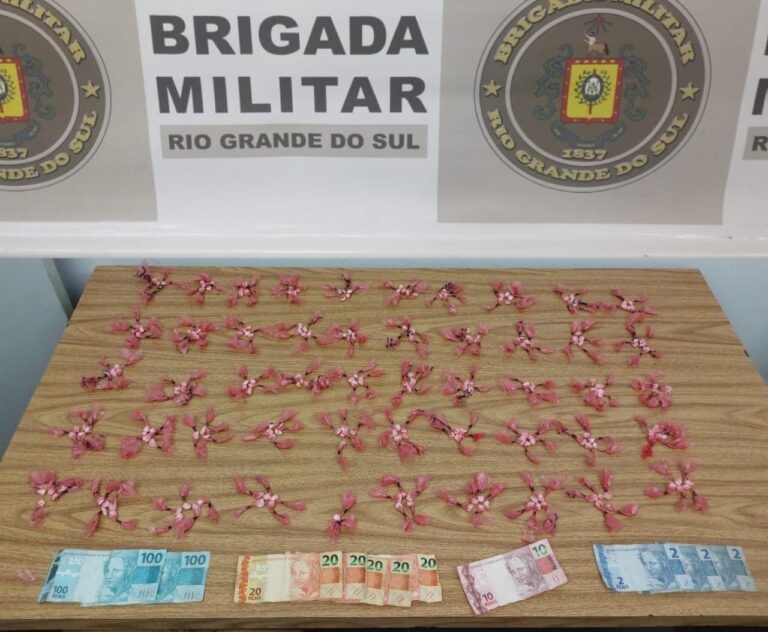 CANOAS: Mulher é presa vendendo de cocaína