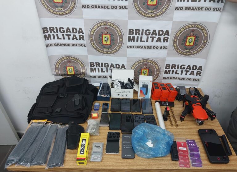 CANOAS: Criminoso que ia jogar celulares e drogas para dentro do presídio é preso pela Brigada Militar