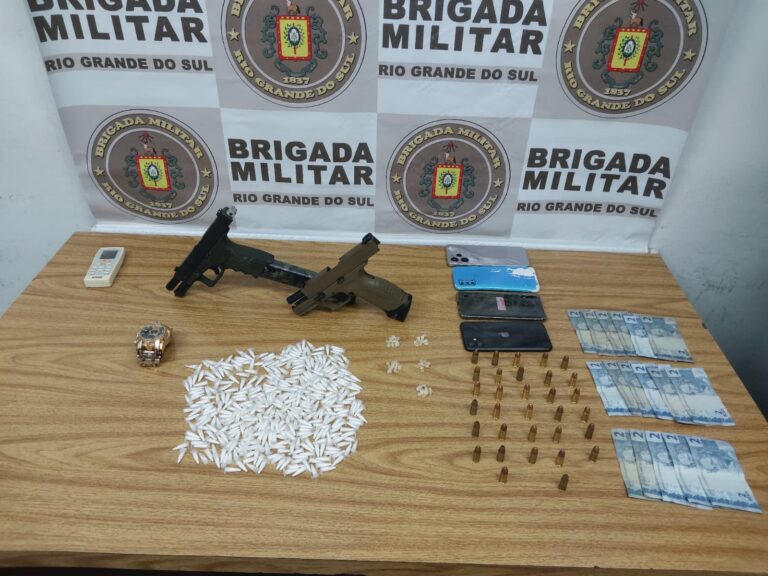 CANOAS: Após homem ser morto na frente de bar, Brigada Militar prende seis criminosos com armas e drogas