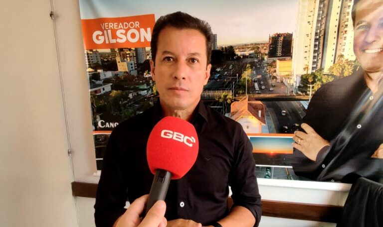 CANOAS: Vereador explica lei que coloca Bíblias em escolas públicas e particulares