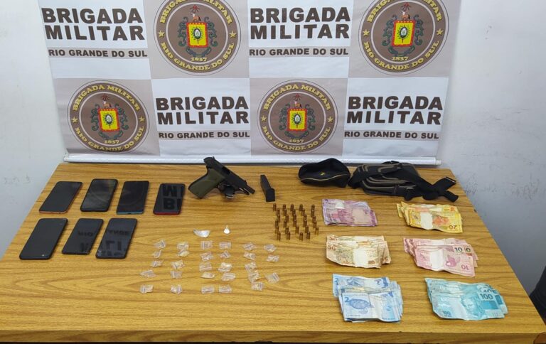 CANOAS: Dupla é presa em flagrante pela Brigada Militar com pistola, munições e drogas