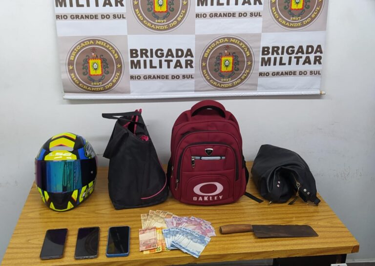 CANOAS: Com facão, criminoso assalta farmácia e é preso minutos após o crime