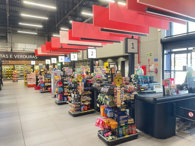 CANOAS: Saiba o que acontecerá com funcionários de filial de supermercado que será fechada