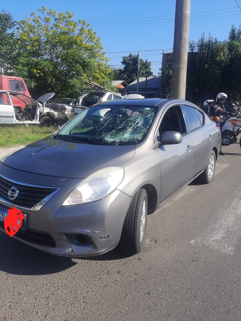 CANOAS: Motociclista fica ferido após acidente com carro