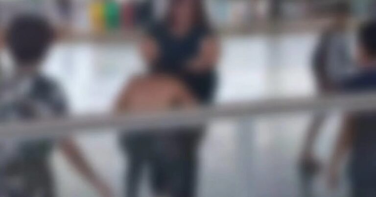 VIOLÊNCIA: Adolescente autista de 15 anos é deixada seminua em escola durante agressões