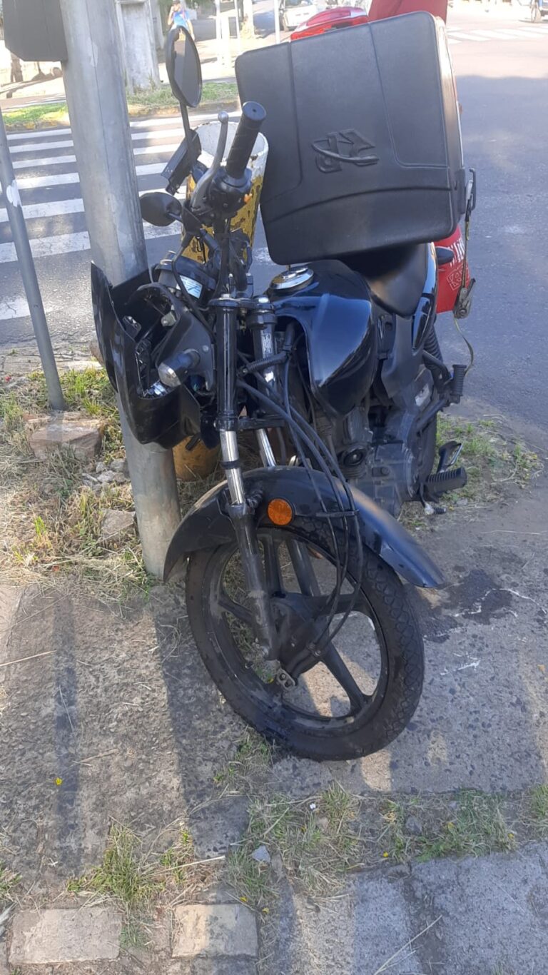 CANOAS: Motociclista fica ferido após acidente com carro no Centro