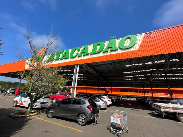 CANOAS: Atacadão está com 500 vagas de emprego; Empresa oferece participação nos lucros e plano de carreira