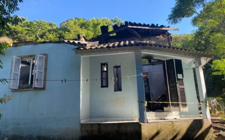 INCÊNDIO: Homem morre em incêndio em residência