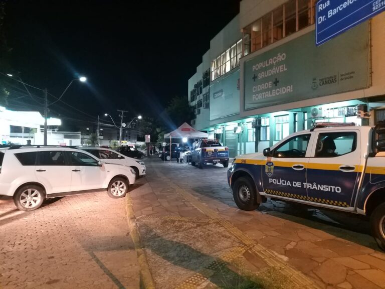 CANOAS: Blitz flagra mais de 15 motoristas alcoolizados
